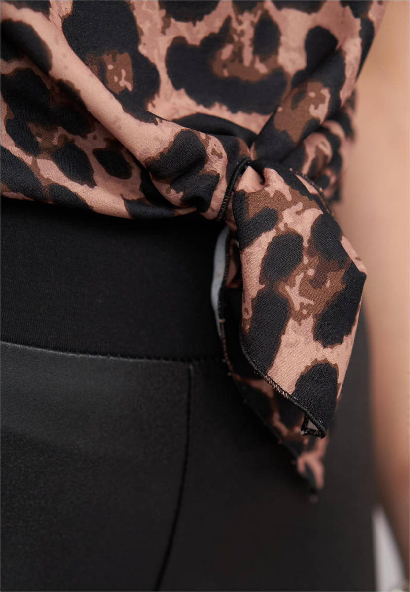 Top withknot detail and leo print