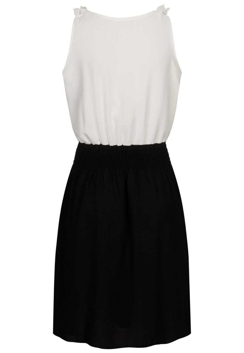 Dress with buttons and knot details