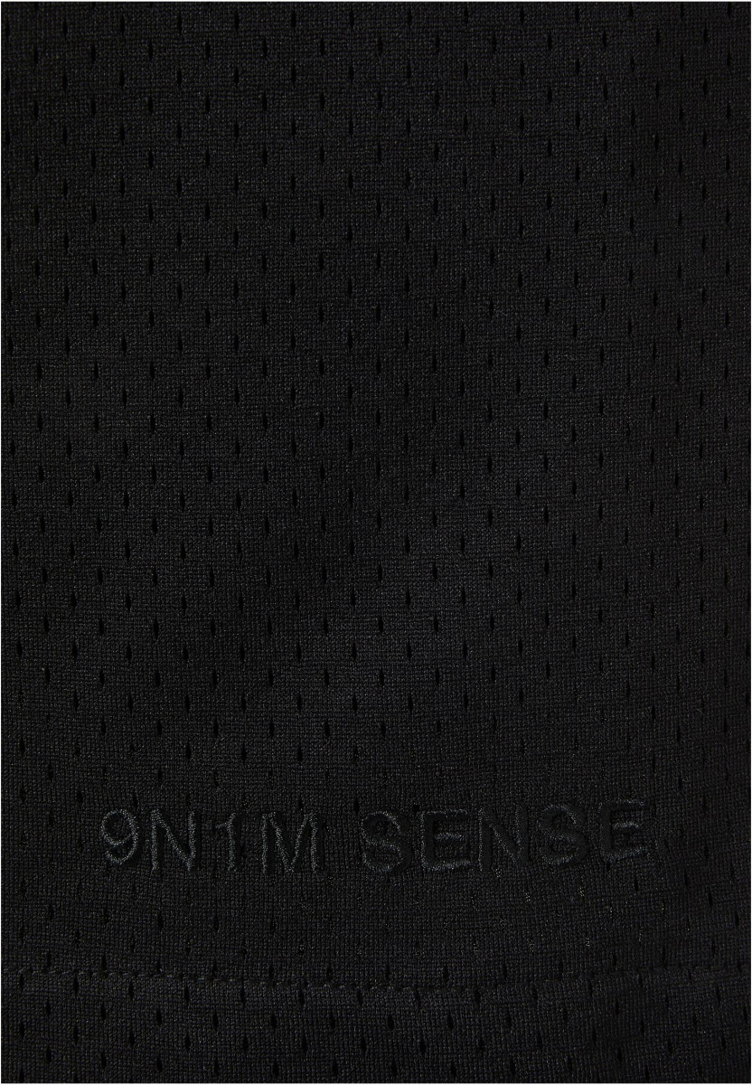 W-Essential Mesh Short