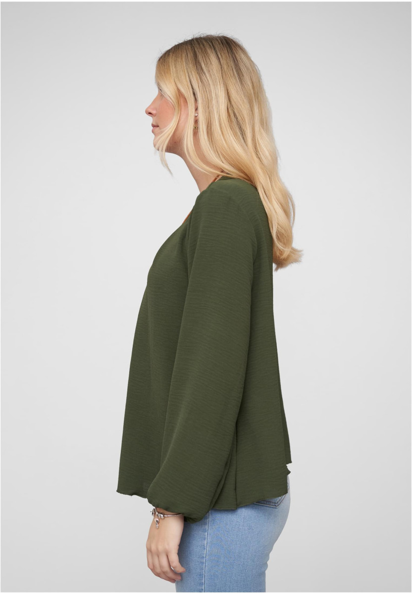 Longsleeve Blouse with Necklace