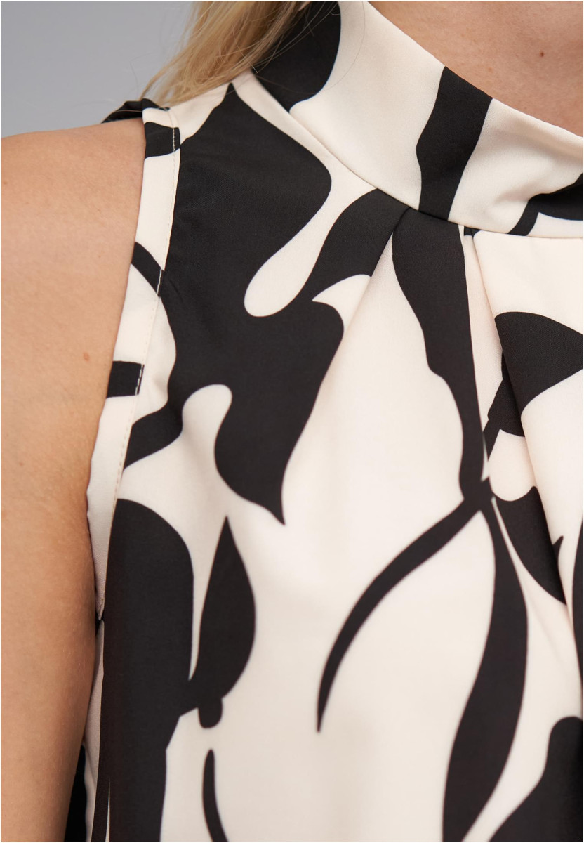 Choker Top with all over floral print